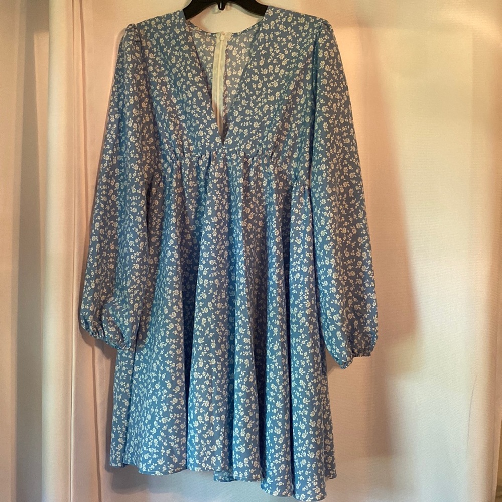 Short blue and white summer dress